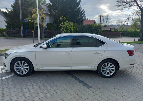 Skoda Superb cena 85900 przebieg: 178000, rok produkcji 2020 z Warszawa małe 781